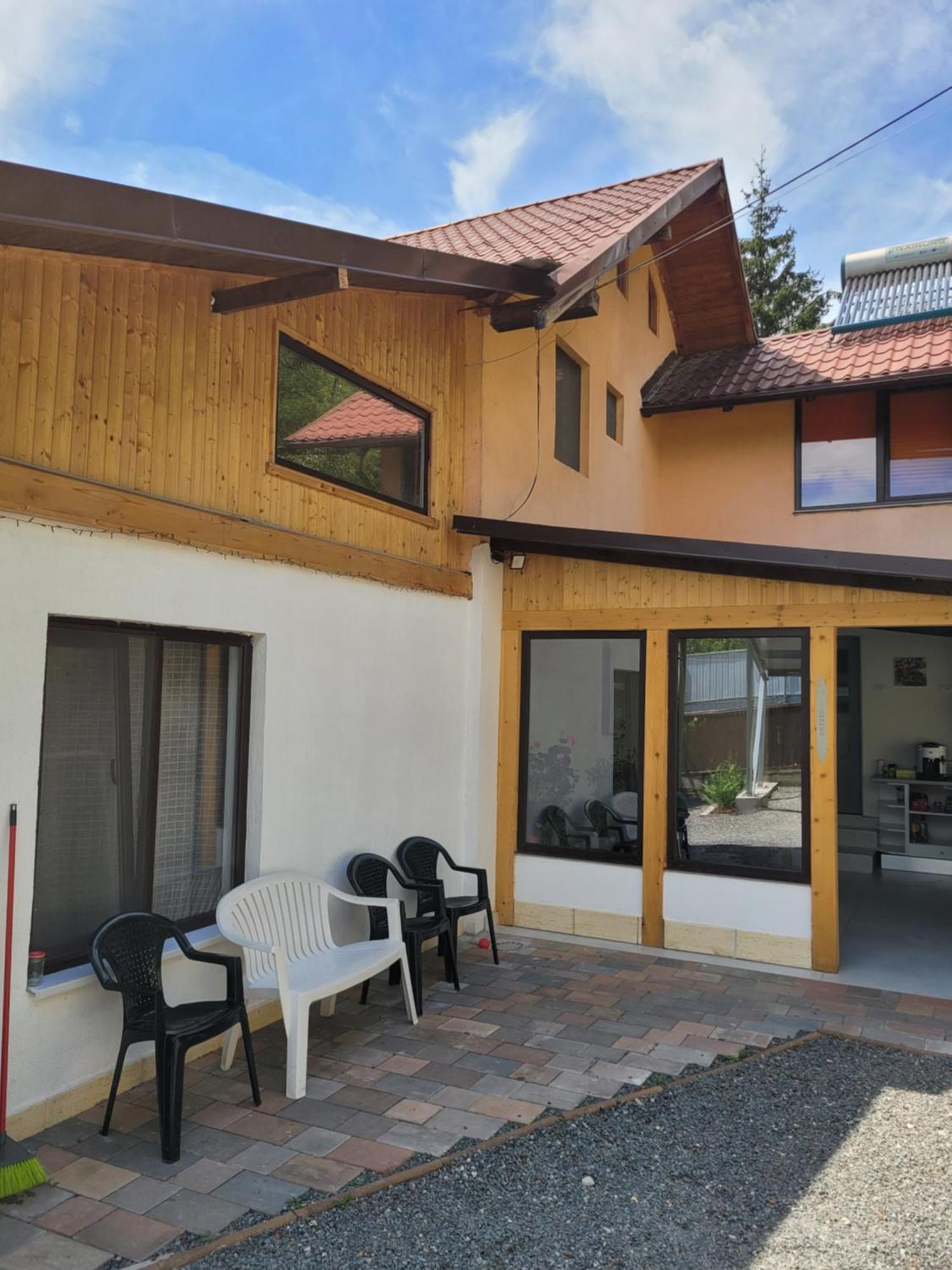 Madas Barbatesti Exterior foto